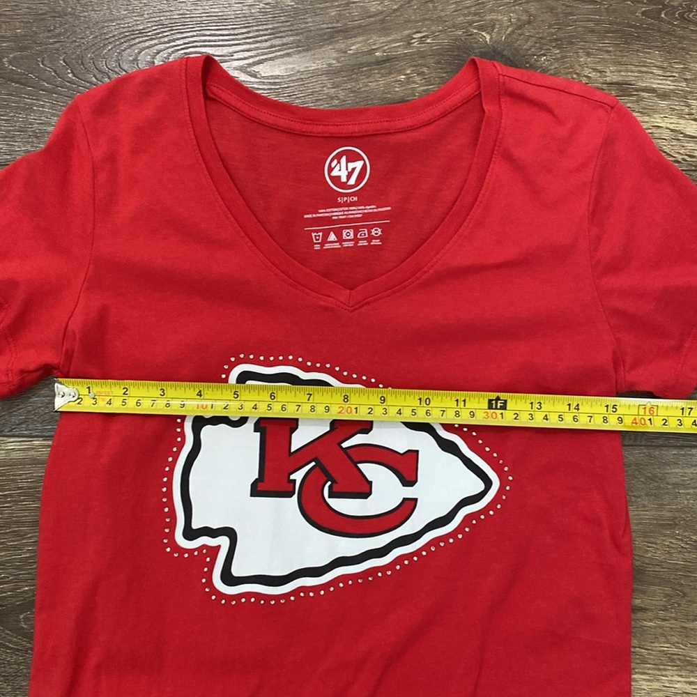 Kansas City Chiefs Women's Rhinestone Logo V-Neck T-Shirt in Red Sz S❤️LIKE NEW - Picture 8 of 11